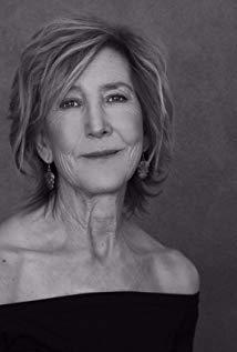 How tall is Lin Shaye?